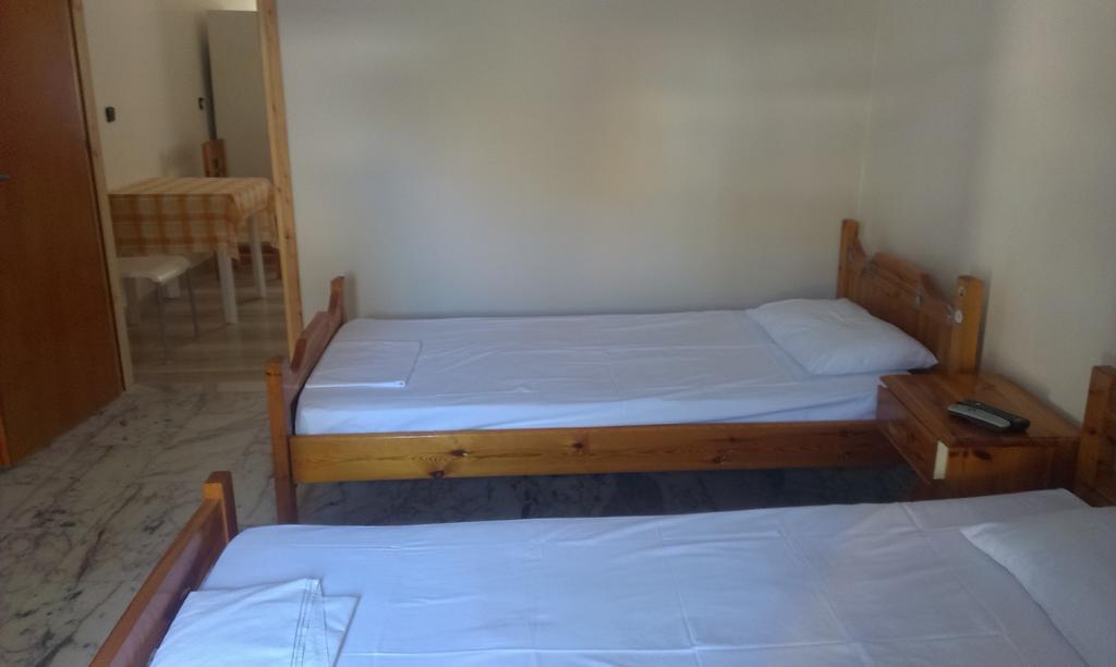 Virginia'S Rooms Plataria Room photo